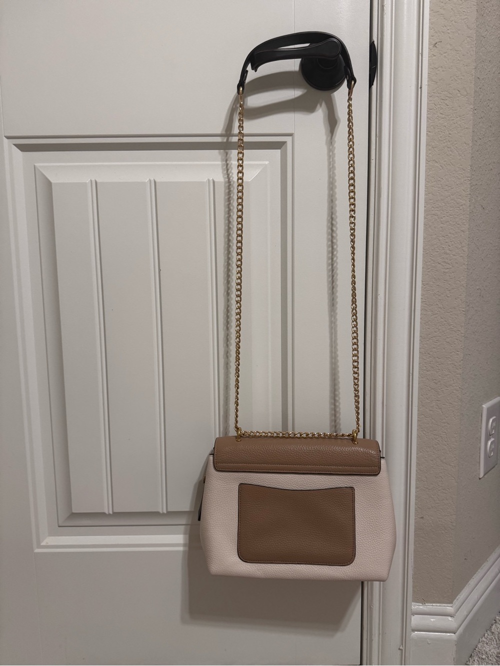 Coach Tammy Cross Body bag with gold chain - Picture 2 of 5